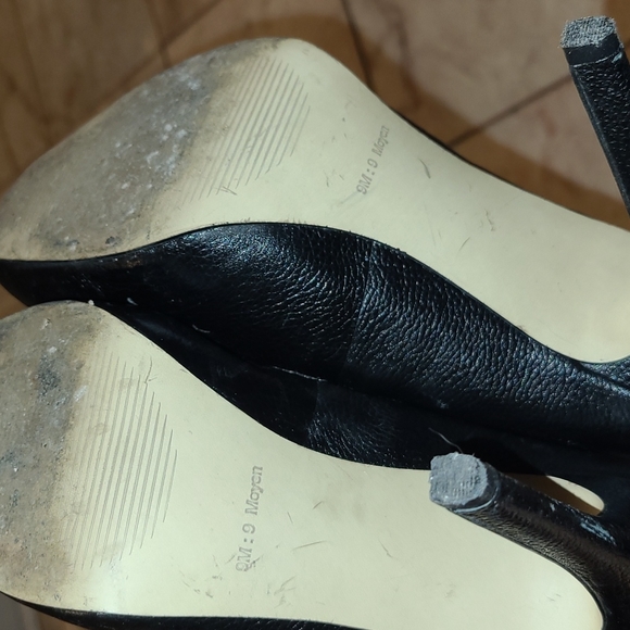 Guess Black Leather Heels - Picture 6 of 6